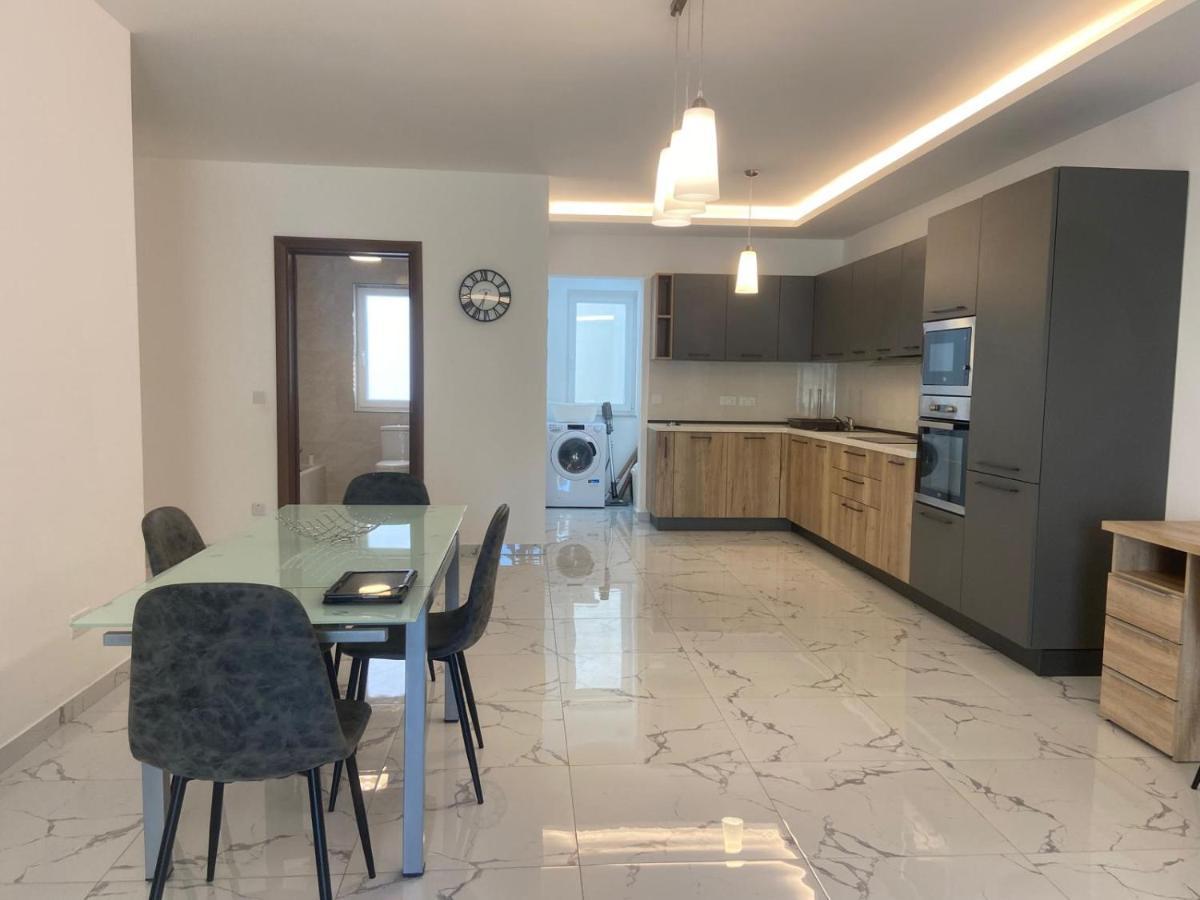 Sliema Centrally Located Apt Exteriör bild